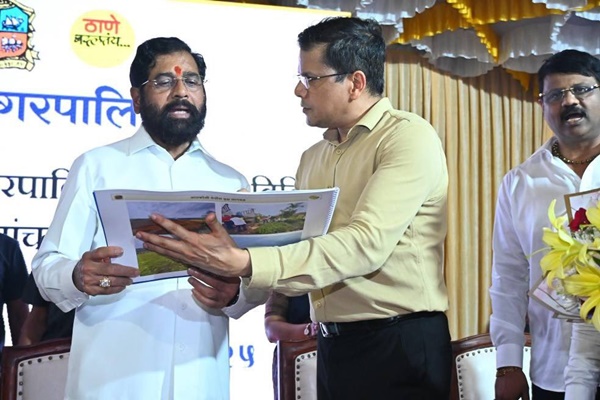 Eknath Shinde Attends Public Welfare and Health Camp